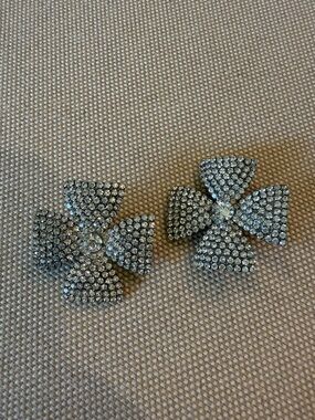 Les Bernard Rhinestone Floral Clip-On Earrings vintage